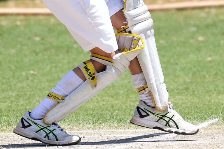 Cricket Rubber Shoes vs Spiked Shoes Full Comparison Racket Rampage