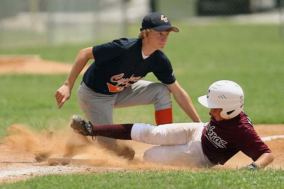 When To Slide In Baseball? (& HowToGuide) Racket Rampage